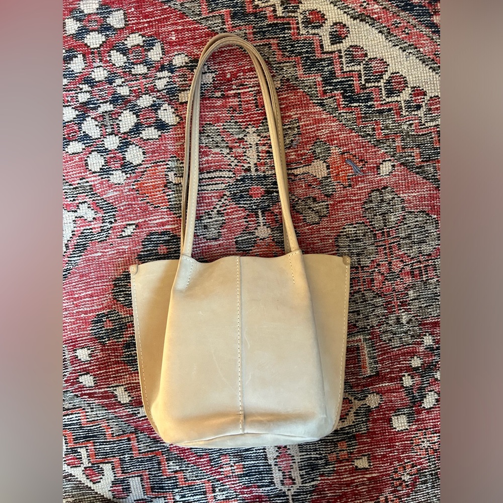 Portland Leather Bucket Bag in Ivory Leather